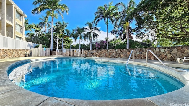 view of swimming pool