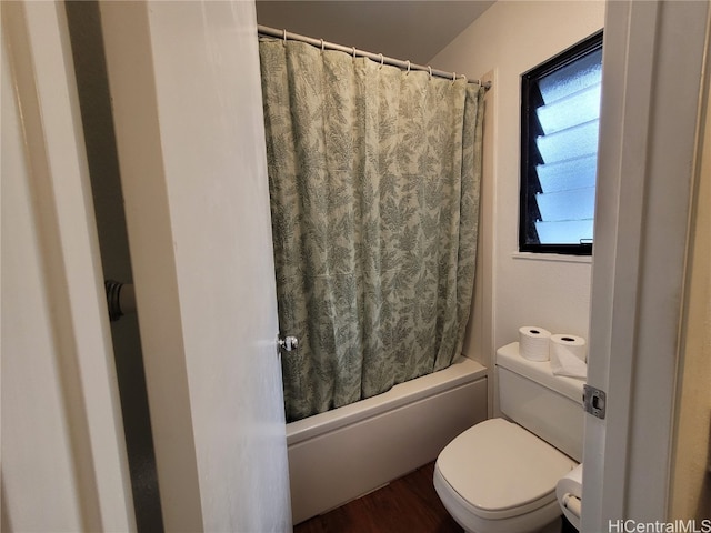 full bath with toilet and shower / bathtub combination with curtain