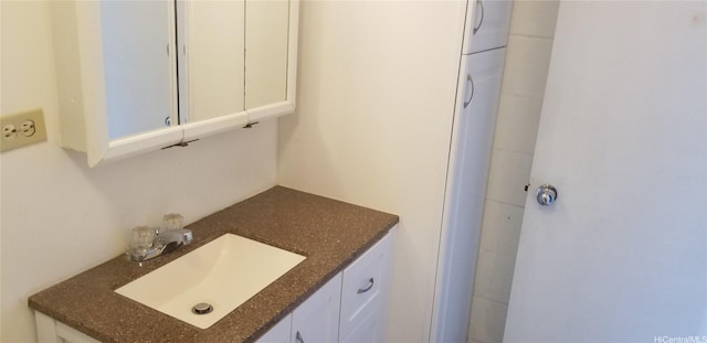 1630 Liholiho St Unit 2205, Honolulu, HI 96822 - bathroom with vanity