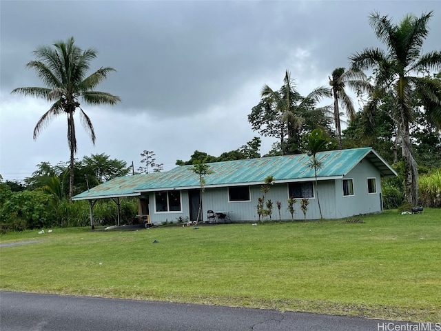 view of front of house with a front yard