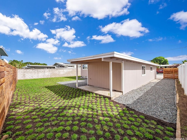 624 Olomana St, Kailua, HI 96734 - view of yard with a patio