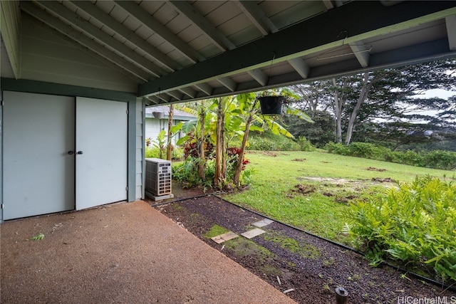 view of yard with a patio