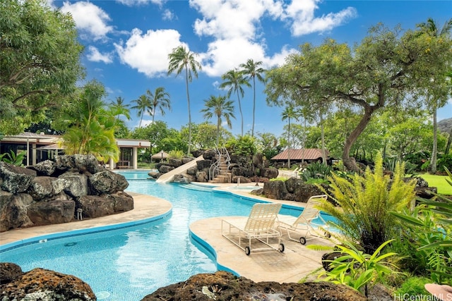 view of swimming pool