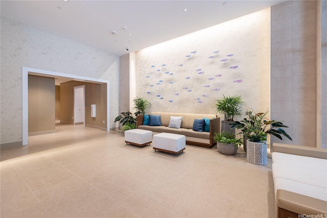 629 Keeaumoku St Unit 1902, Honolulu, HI 96814 - lobby with wallpapered walls