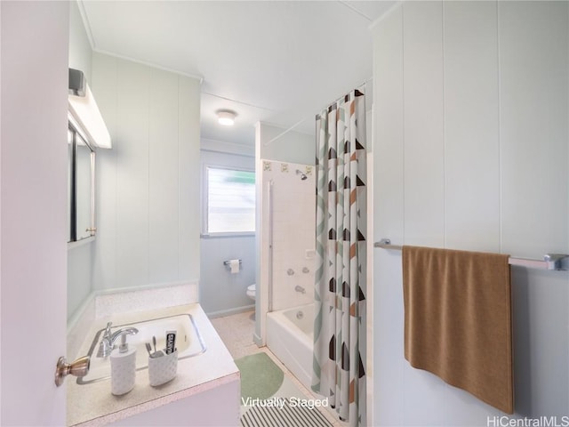 full bathroom with shower / tub combo with curtain, vanity, and toilet