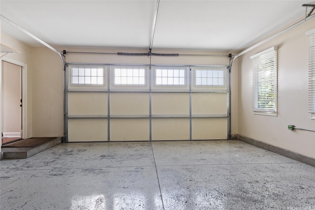 91-1044 Kai Oio St, Ewa Beach, HI 96706 - garage with baseboards
