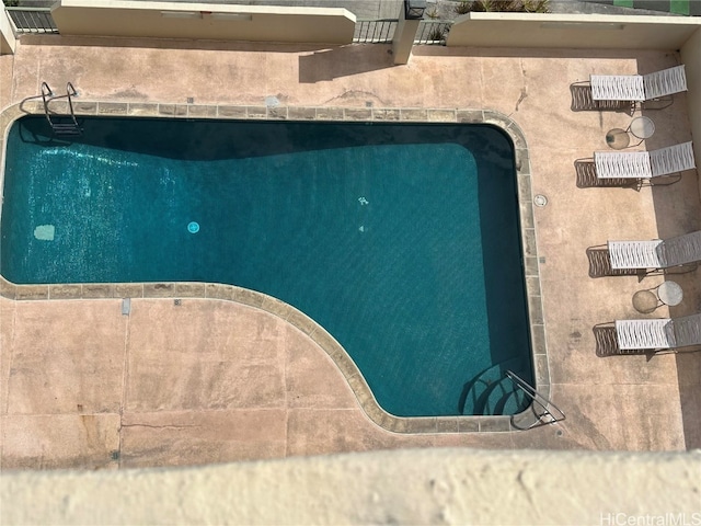 view of swimming pool