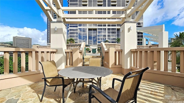 600 Queen St Unit 1405, Honolulu, HI 96813 - view of patio featuring outdoor dining area
