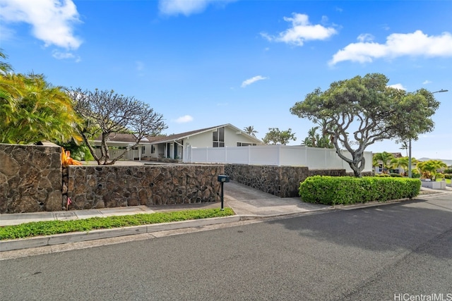 view of front of house with a fenced front yard