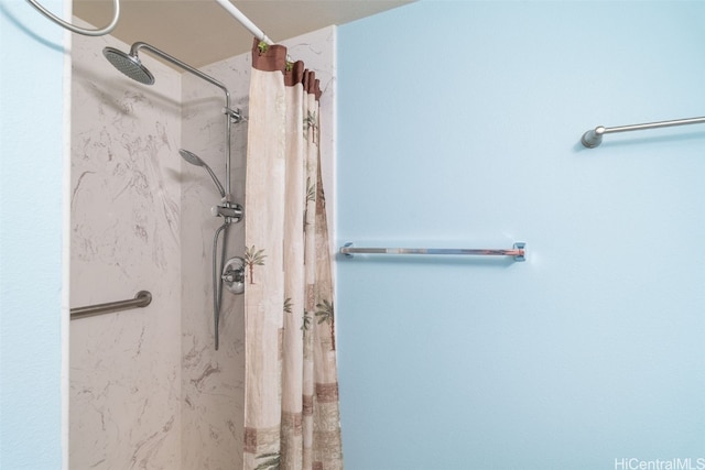 bathroom with curtained shower