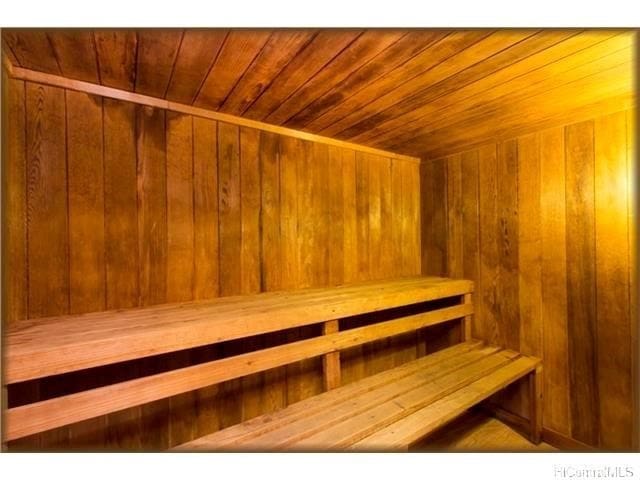 view of sauna / steam room