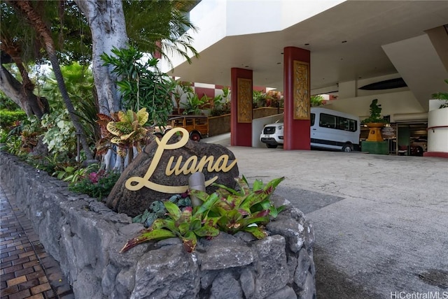 view of community / neighborhood sign