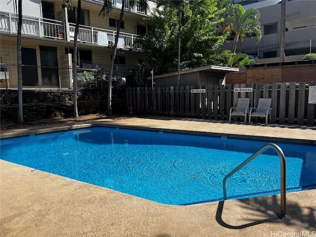 view of swimming pool