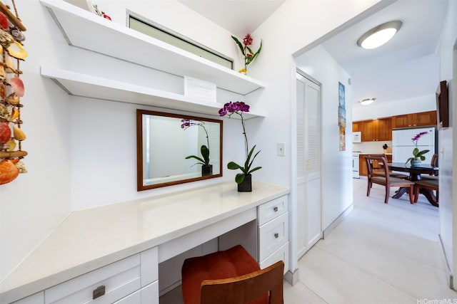 2161 Kalia Rd Unit 906, Honolulu, HI 96815 - corridor with an office area