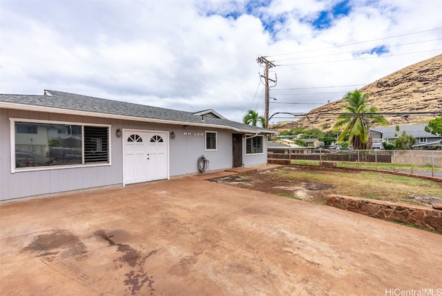 view of front of property