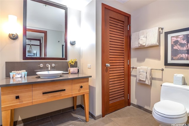 92-104 Waialii Pl Unit O523, Kapolei, HI 96707 - bathroom featuring vanity, a closet, and tile patterned flooring