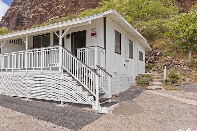 view of front of home featuring a porch