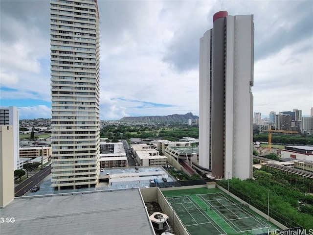 city view featuring a mountain view