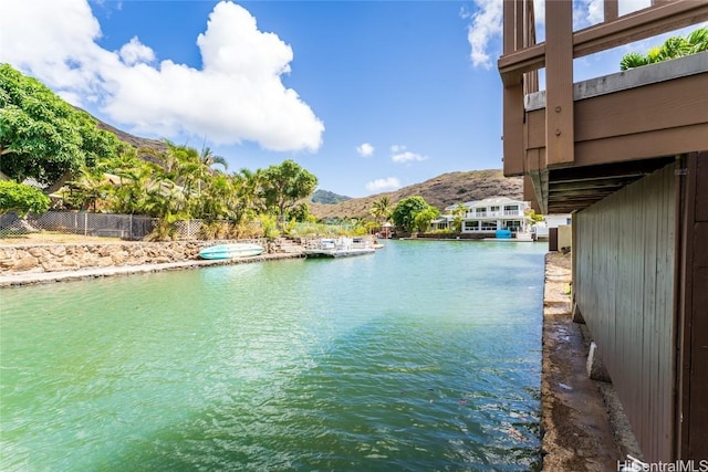 water view featuring a mountain view