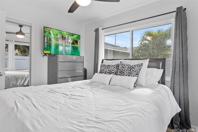 bedroom with ceiling fan