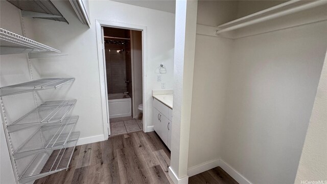 87-141 Kulahelela Pl, Waianae, HI 96792 - spacious closet featuring wood finished floors