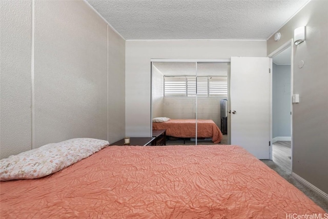 bedroom with a closet