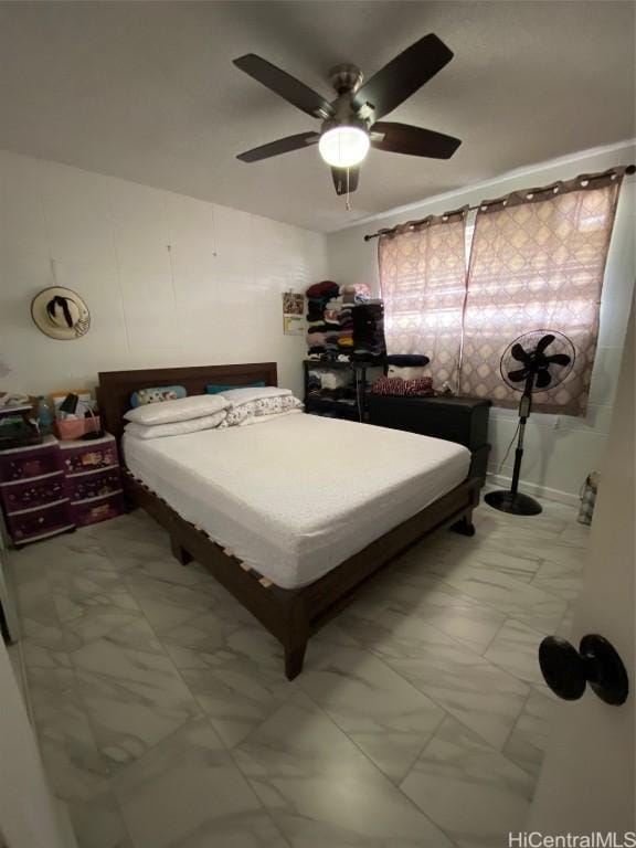 bedroom with ceiling fan