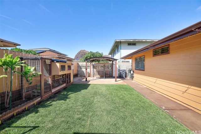 view of yard with a patio