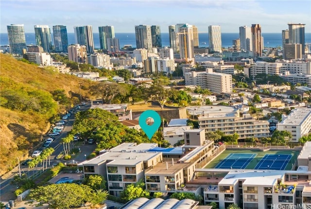 drone / aerial view with a view of city