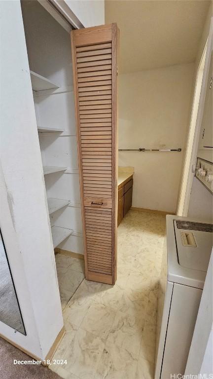 bathroom with washer / clothes dryer