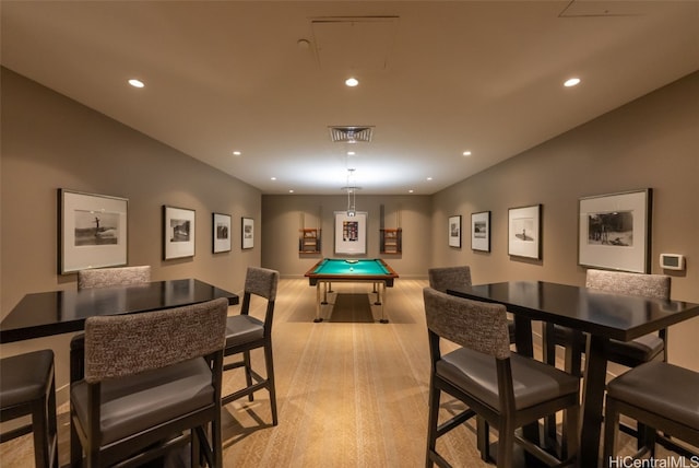 playroom featuring vaulted ceiling and billiards