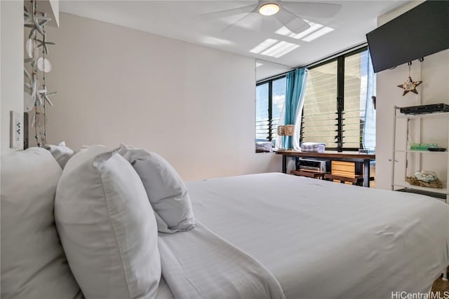 bedroom featuring ceiling fan