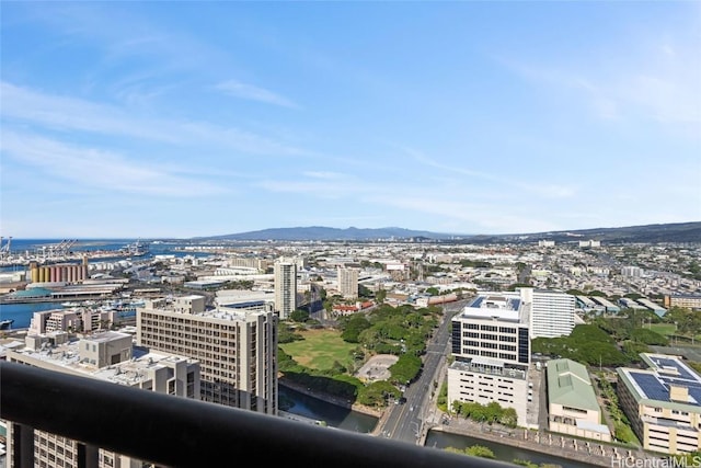 city view featuring a mountain view