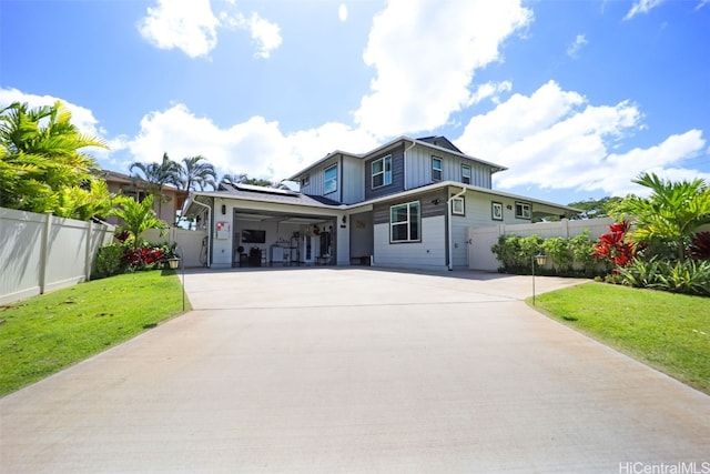 view of front of home featuring a front lawn