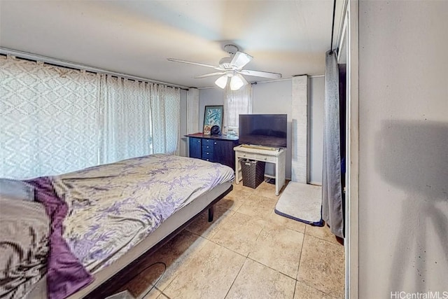 bedroom with ceiling fan