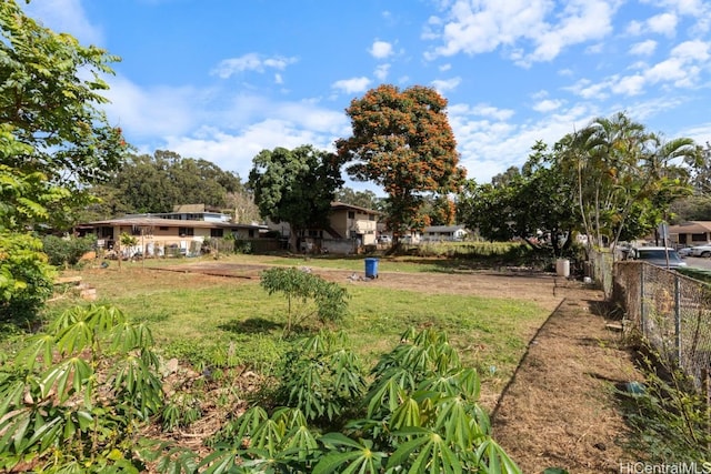 Listing photo 3 for 41 Lakeview Cir, Wahiawa HI 96786