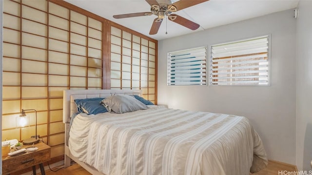 bedroom featuring ceiling fan