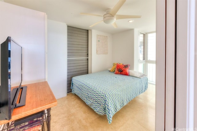 bedroom with ceiling fan