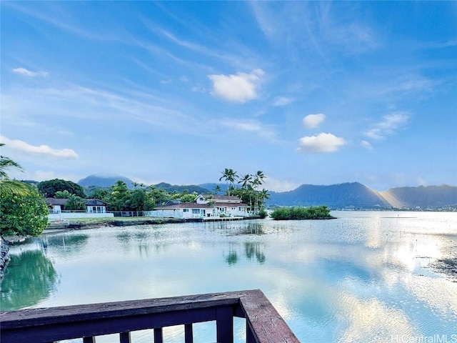 water view featuring a mountain view