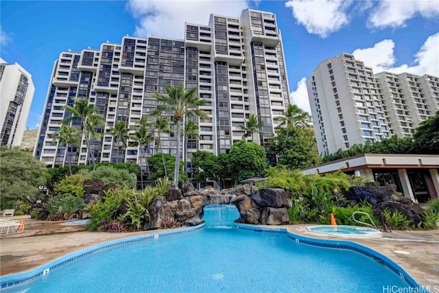 view of swimming pool