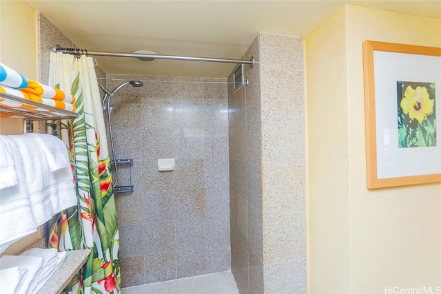 bathroom with curtained shower