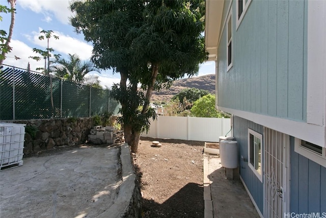 view of yard with a patio