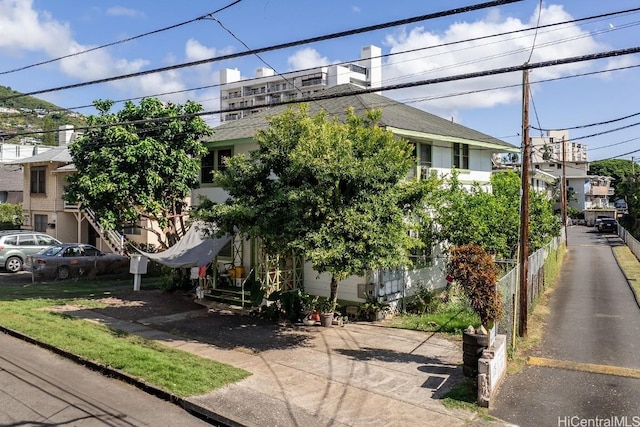 view of front of property