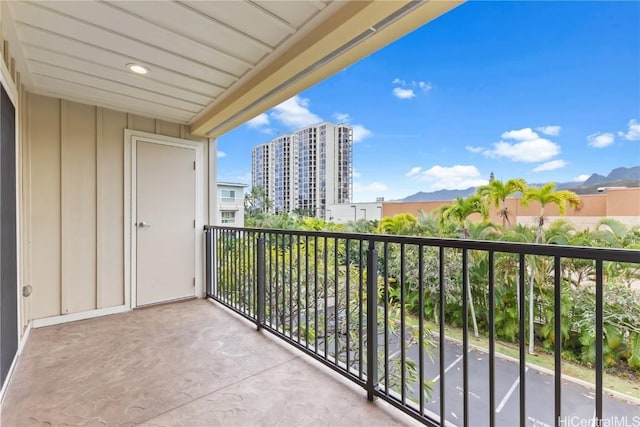 balcony featuring a mountain view