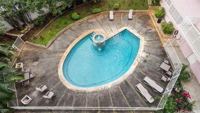 view of swimming pool