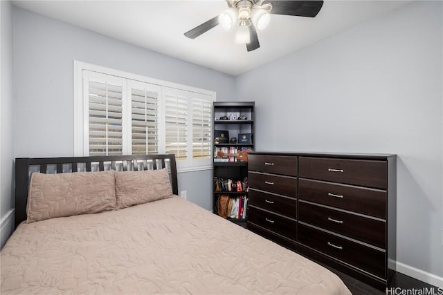 bedroom with ceiling fan