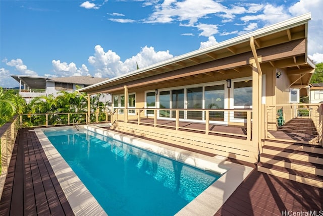 view of swimming pool