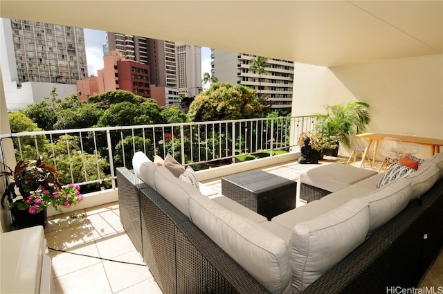 balcony featuring an outdoor hangout area