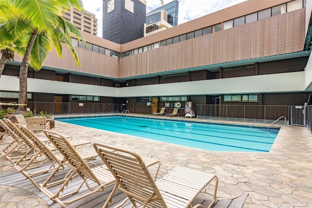 view of swimming pool