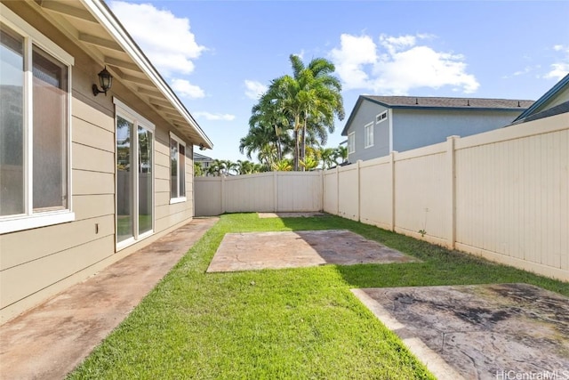 view of yard featuring a patio